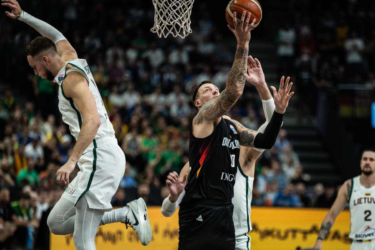 弹无虚发拿下高分！前快船中锋简直是打爆了立陶宛内线支柱？